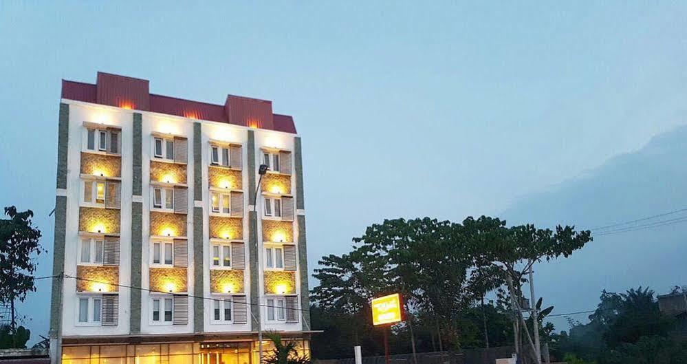 Crew Express Hotel Lubukpakam Exteriér fotografie